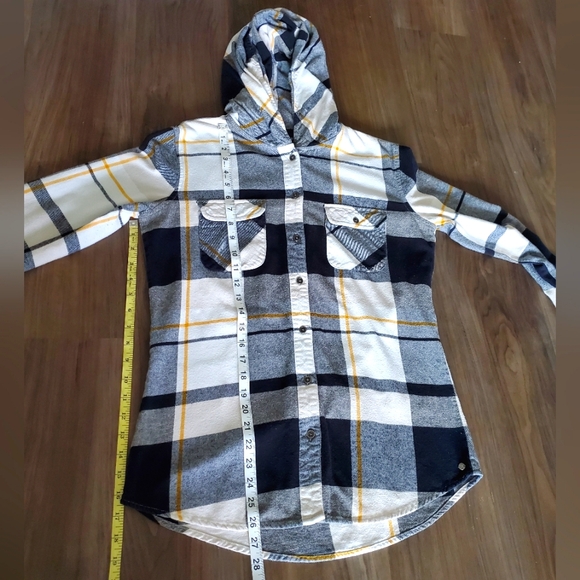 RIP ZONE Plaid Top - Picture 8 of 12